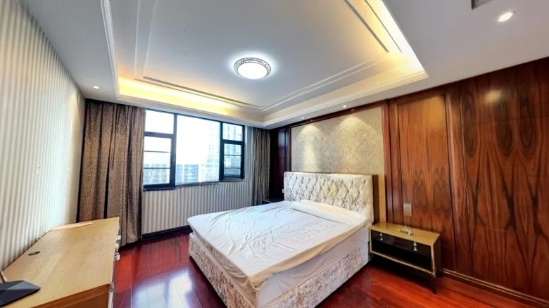 Arrived at Central Plaza - View 3