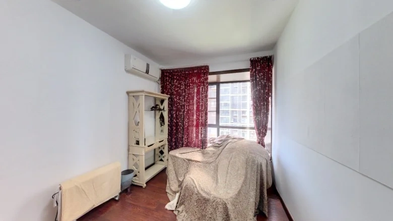 Rongke Thirty Thousand Feet - View 5