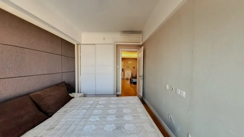 Luhu Splendid Mountain Pavilion - View 3