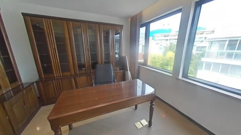 Beauty New World Golden Marvel Garden - View 4