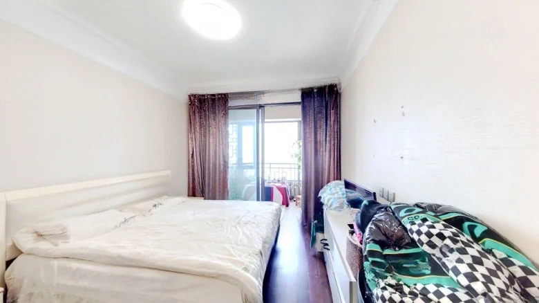 Global Sky Universe擎requires translation for the last character. - View 3