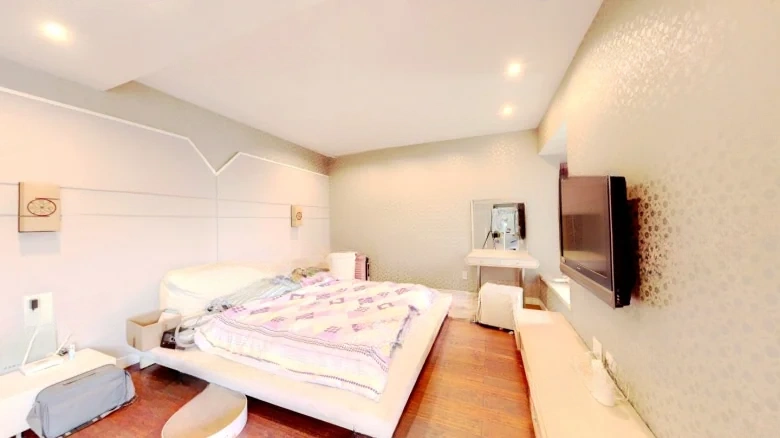 Riverfront Golden Home Residence - View 4