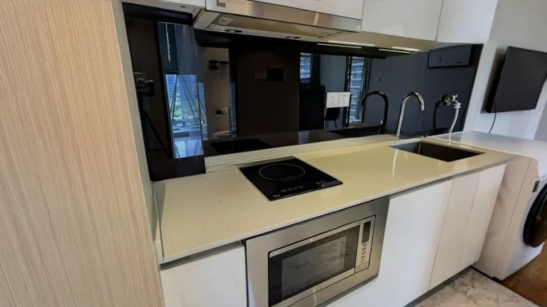 E&M Financial City - View 6