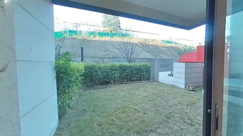 Outstanding Clear Green - View 14