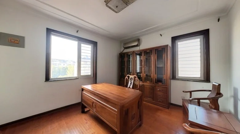 Forest View Manor - View 6