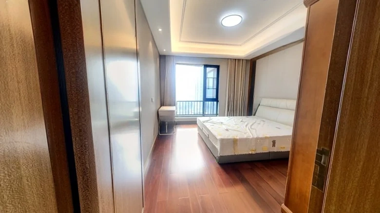 Peony Vessel - View 2