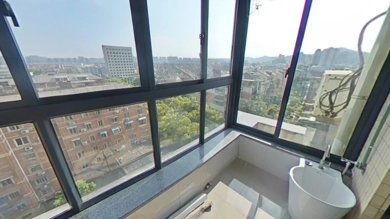 Plum Named Mansion - View 15