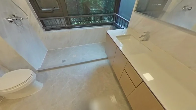 Lion Mountain Wave Courtyard - View 10