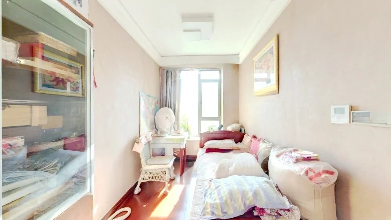 Elegant Ode Residence - View 5