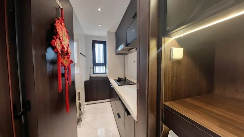 Central Right Family Members - View 4