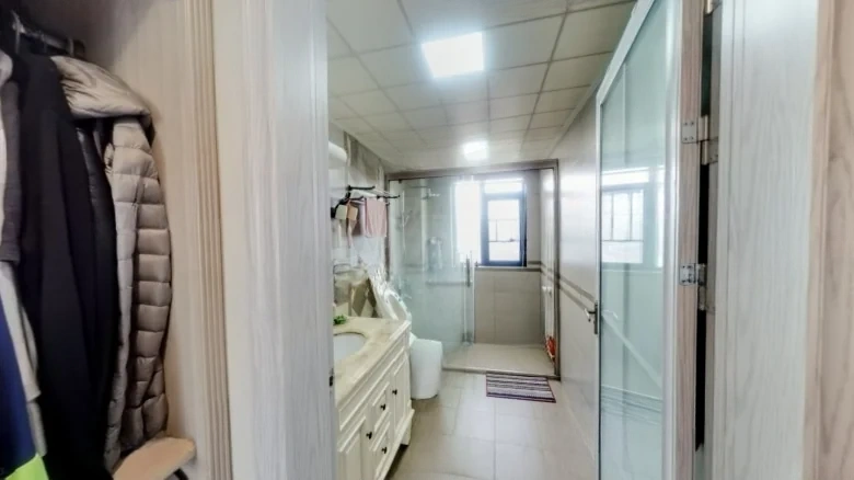 Peony Vessel - View 10