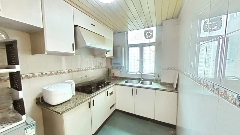 Famous Gate Tower大厦 in this context is already an English term for - View 6