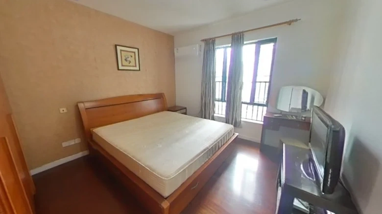 Poly Champagne Garden - View 2