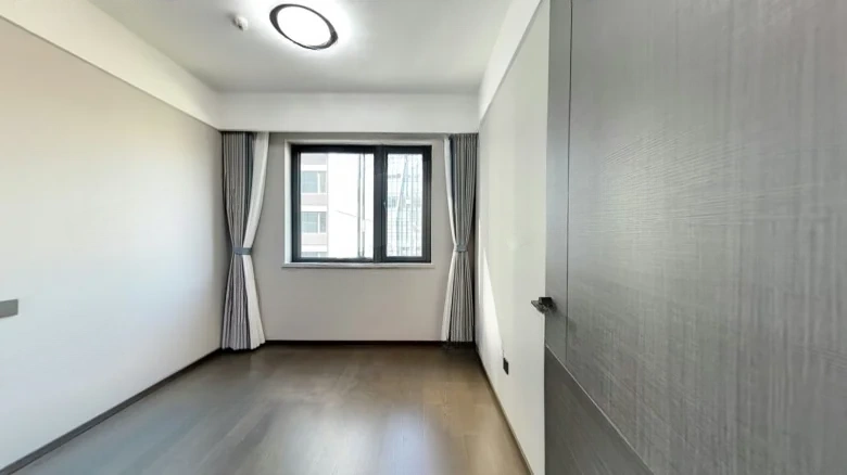 River Panorama Mansion - View 6