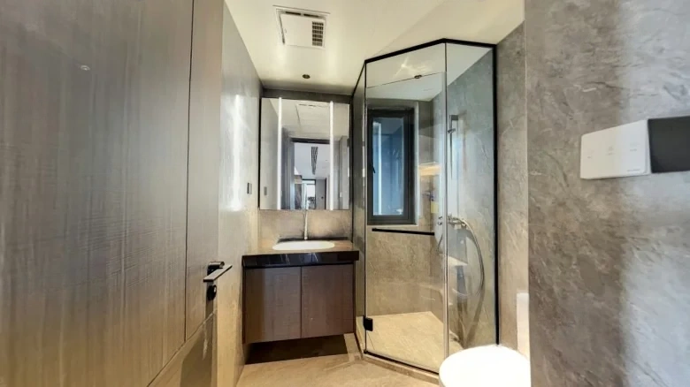 River Panorama Mansion - View 9