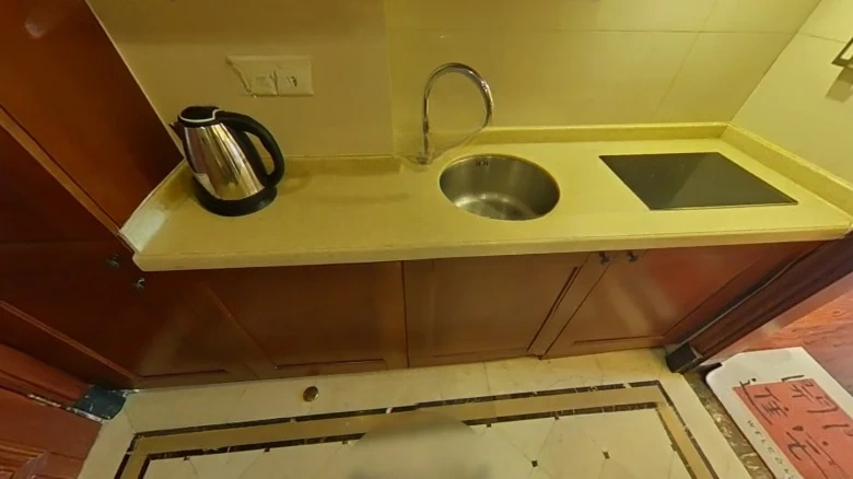 Overseas International Building - View 4