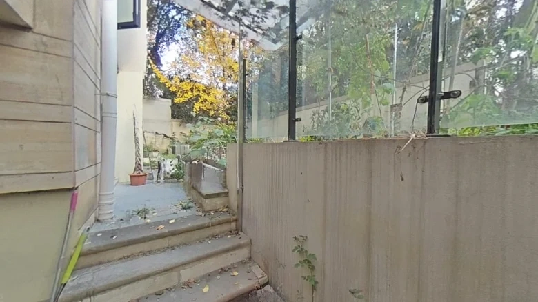 Long Hair Metropolitan Gentlemen - View 21