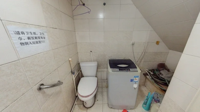 Roundup Mansion - View 9