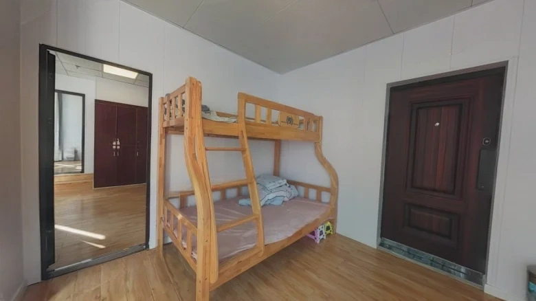 One号楼品ofSize this context, it seems there might be an ambiguity or missing part of the phrase as - View 3