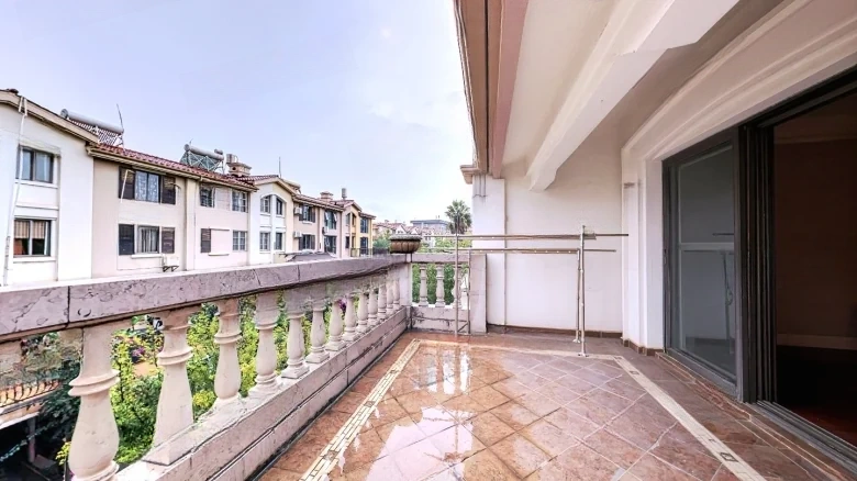 Cognac Town - View 28