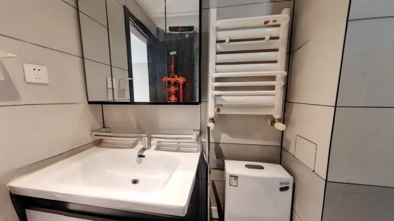 Central Right Family Members - View 5