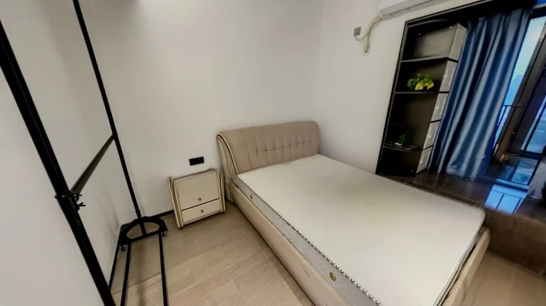 Polytery Hall Plaza - View 2