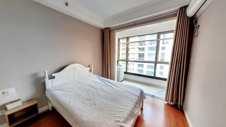 Clear Wind Riverbank - View 5