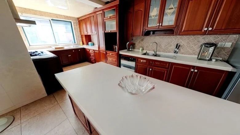 Jade Lake Manor - View 10