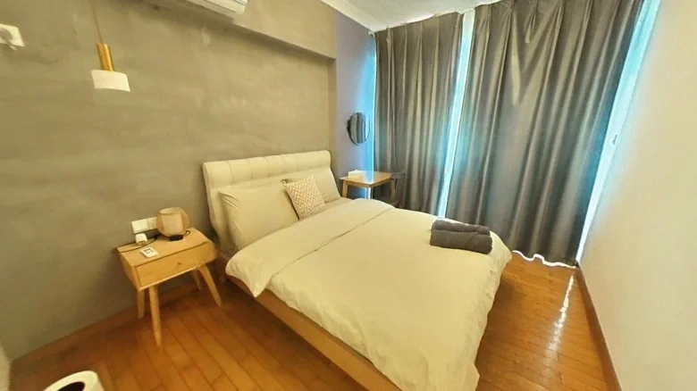 Famous Gate Tower大厦 in this context is already an English term for - View 5