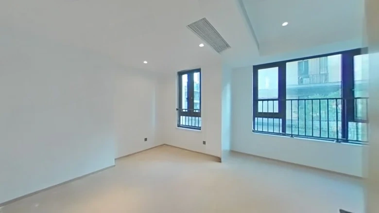 Outstanding Clear Green - View 2