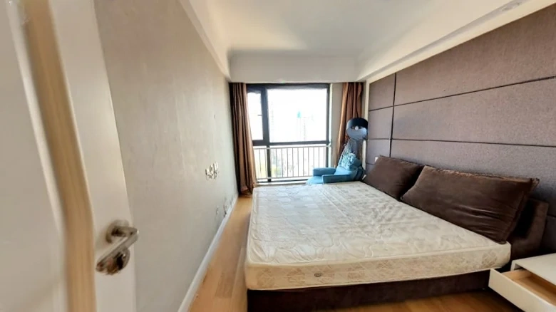 Luhu Splendid Mountain Pavilion - View 1