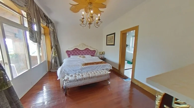 Golden City Garden - View 7