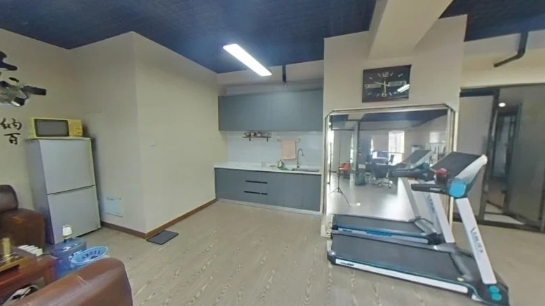 Golden Land Platinum Delight - View 5