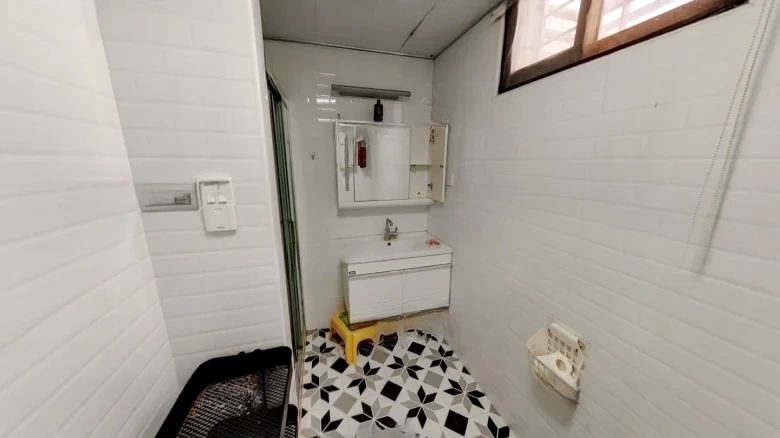 Nationality Road - View 16