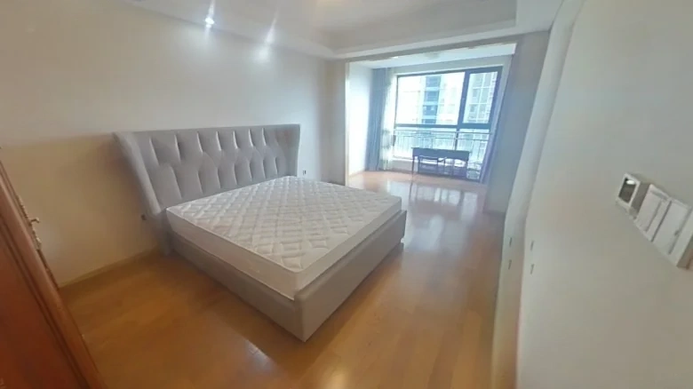 Lushang Shoufu - View 2