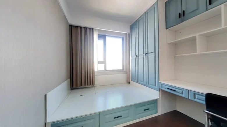 Poly Western River Moon - View 2