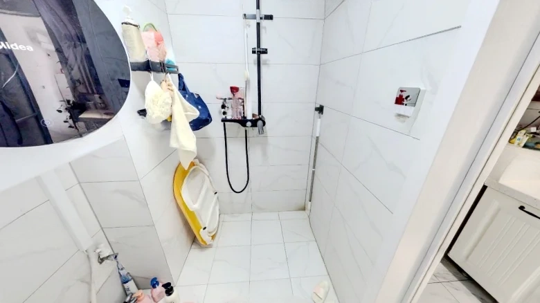 Poly Champagne International - View 8