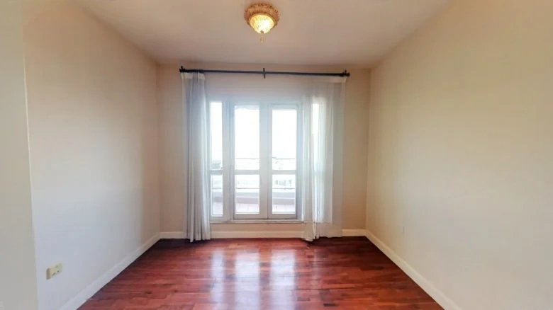 Honored Heaven Four一期翻译为First Phase，因此 - View 4