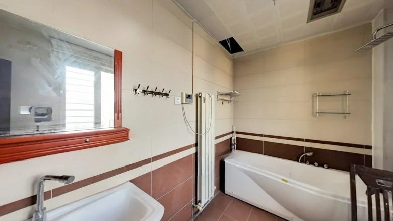 Forest View Manor - View 12