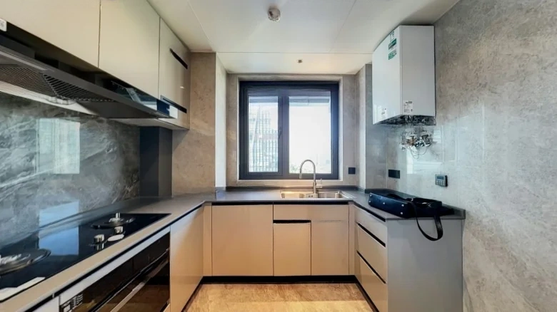 River Panorama Mansion - View 8