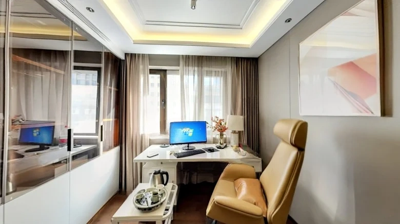 Resplendent Elegance - View 3