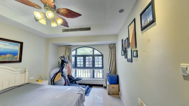 Peninsula Blue Bay - View 2