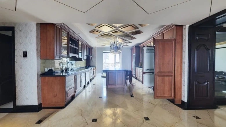 West Fifth Avenue of Beauty - View 11