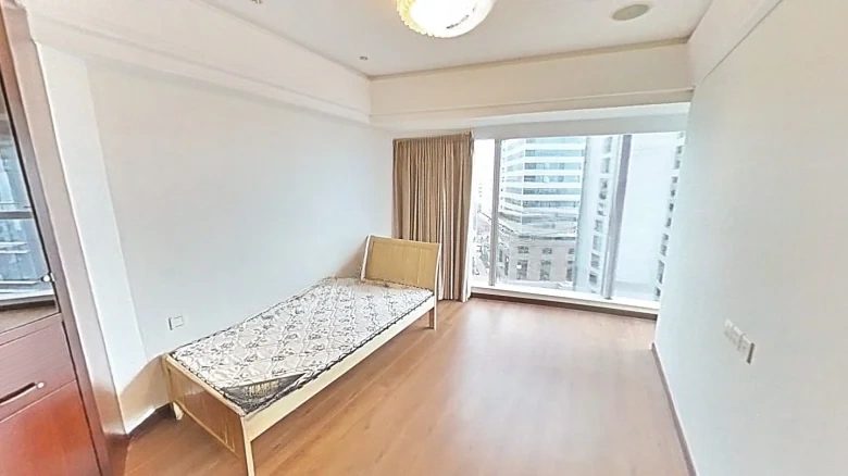 East Sea Road 9号注：在这一翻译中，“号”通常保持不变，因为它是地址中的特定标记。对于完全的英语化表达，可以译为：9 East Sea Road - View 2