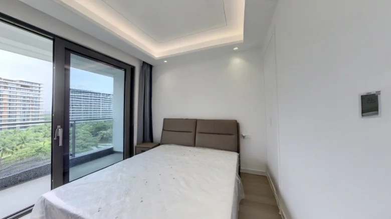 Artistic Hibiscus海棠 in this context seems to be a proper noun or brand name that doesn't have a direct translation but can be transliterated as - View 3