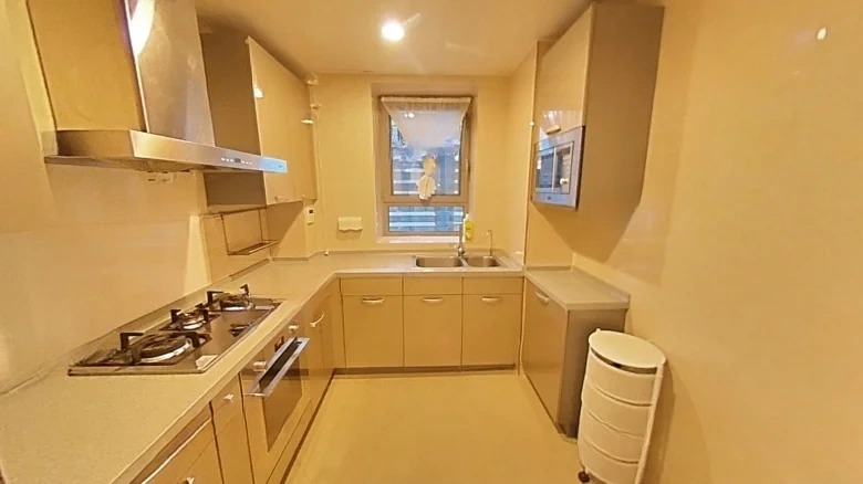 Elegant Ode Residence - View 9