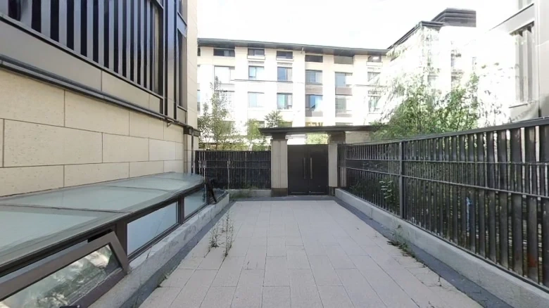 Rui Yue Fu - View 18