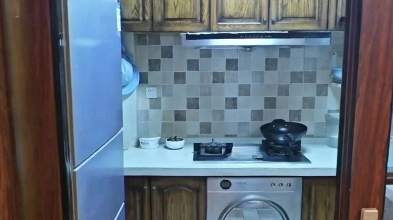 Elegant Garden Residence - View 11