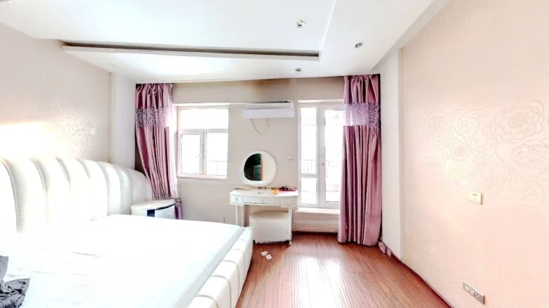 Livi Flamenco - View 3