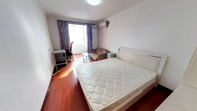 Halo Light Lane 30 Courtyard - View 2